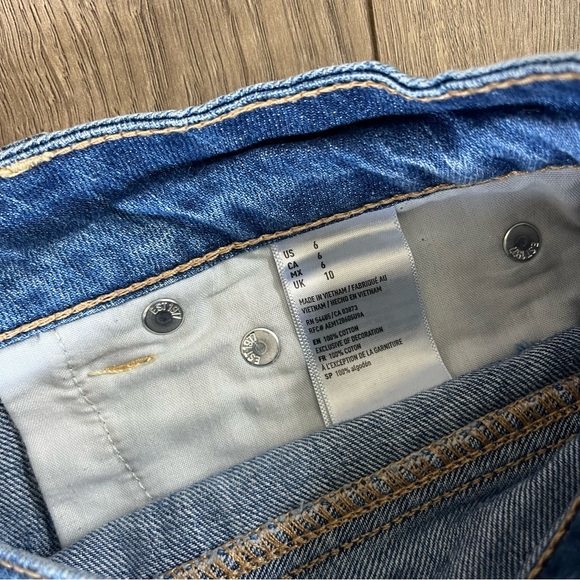 American Eagle Jean Shorts Tomgirl Shortie Denim Size 6 - Picture 4 of 4